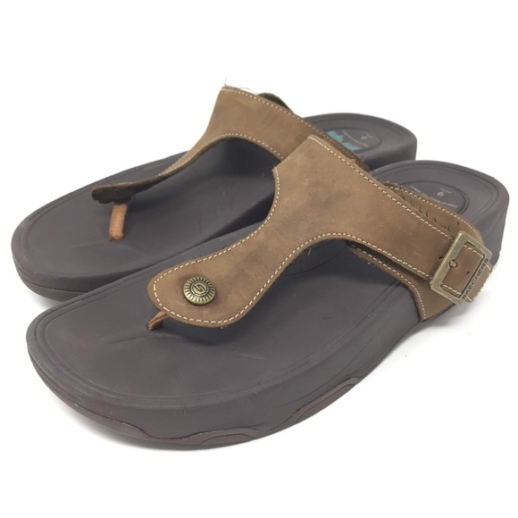 تسلسل skechers tone ups flip flops 